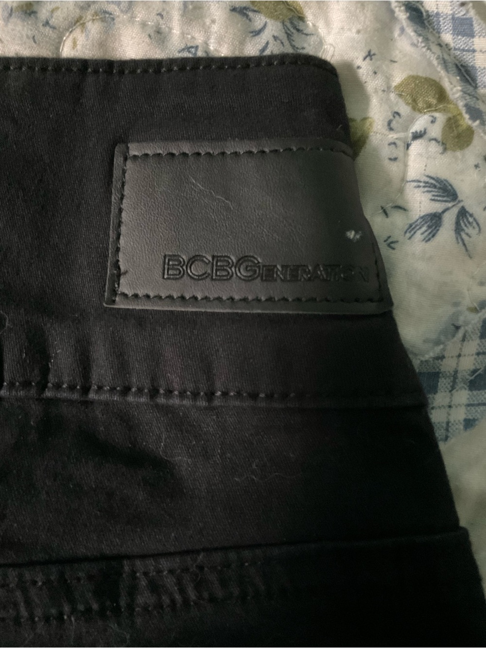Women's High-Waist Black Denim Shorts - Picture 3 of 5